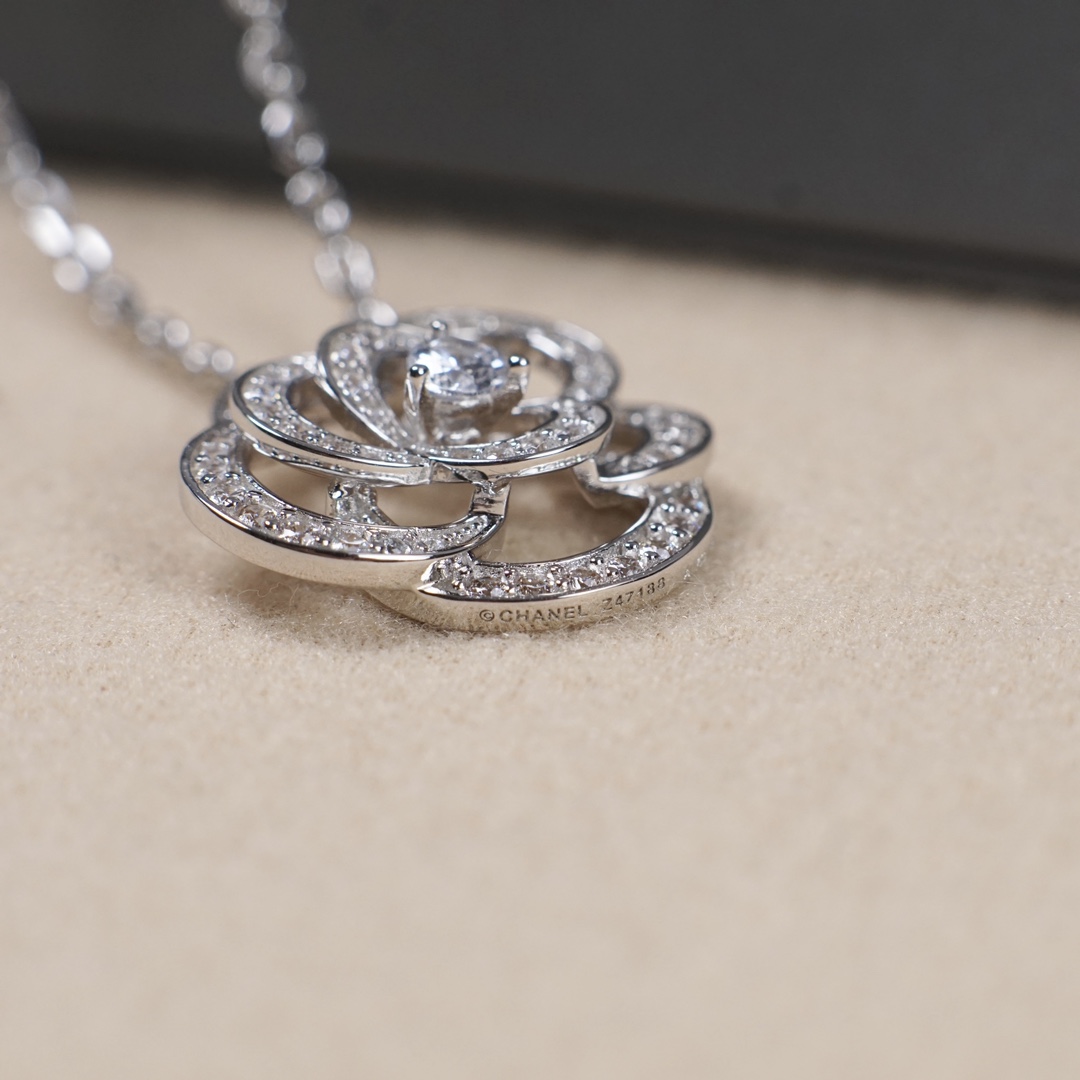 CC Inspired  Fil de Camélia necklace - Gorchic - $44.99