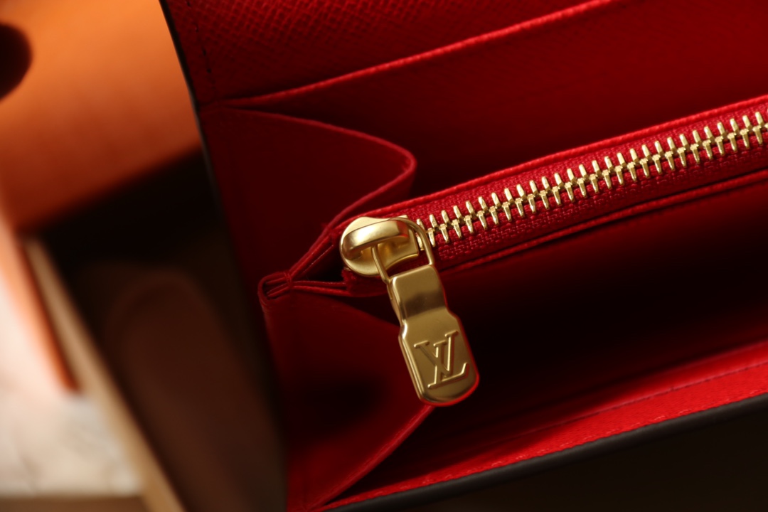 [TOP]Designer Wallets Sarah Long Button Wallet - Brown - Gorchic - $136.99