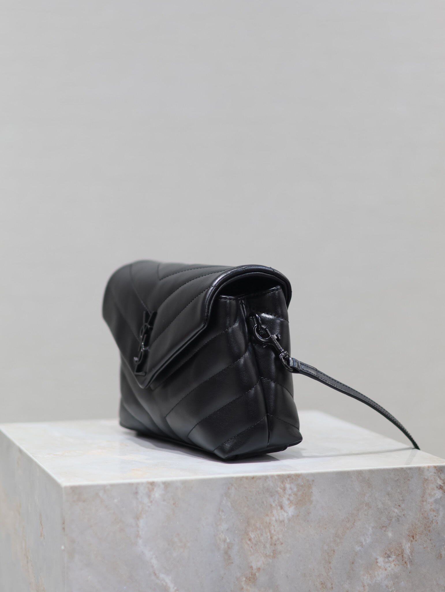 [TOP]Lady Designer Loulou Quilted Leather Shoulder Bag Black - Bag - Gorchic - $366.99