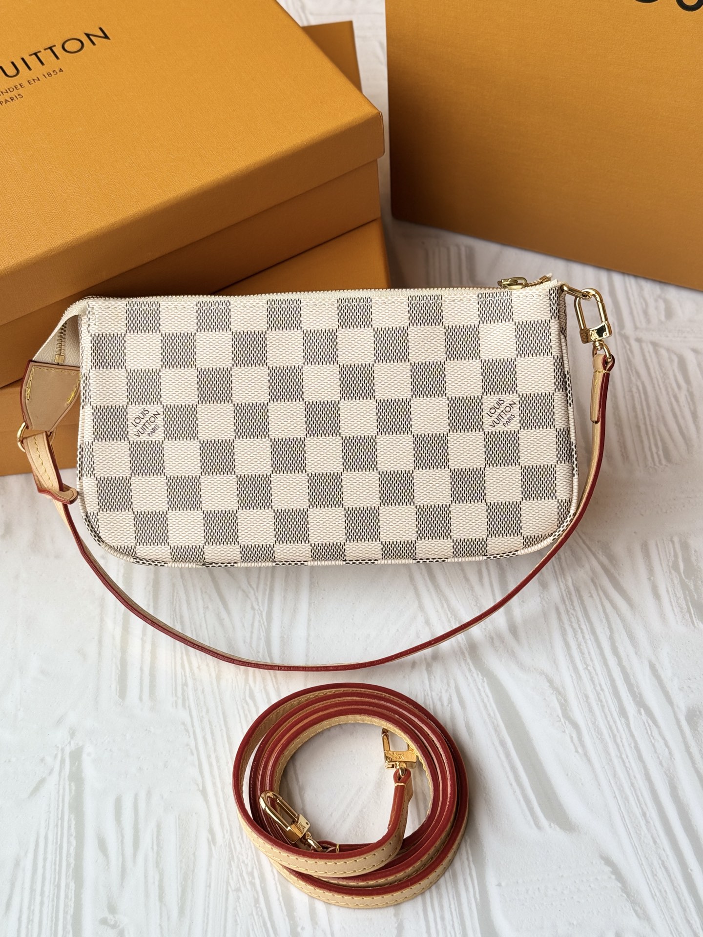 [TOP]Designer Damier Azur Pochette Accessoires Shoulder Bag - White - Gorchic - $147.99