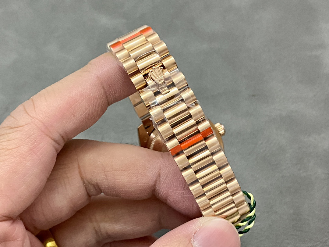 Rolex Datejust Rolex watch, Oystersteel, Yellow Gold, Diamonds, Classic Size - Gorchic - $118.99