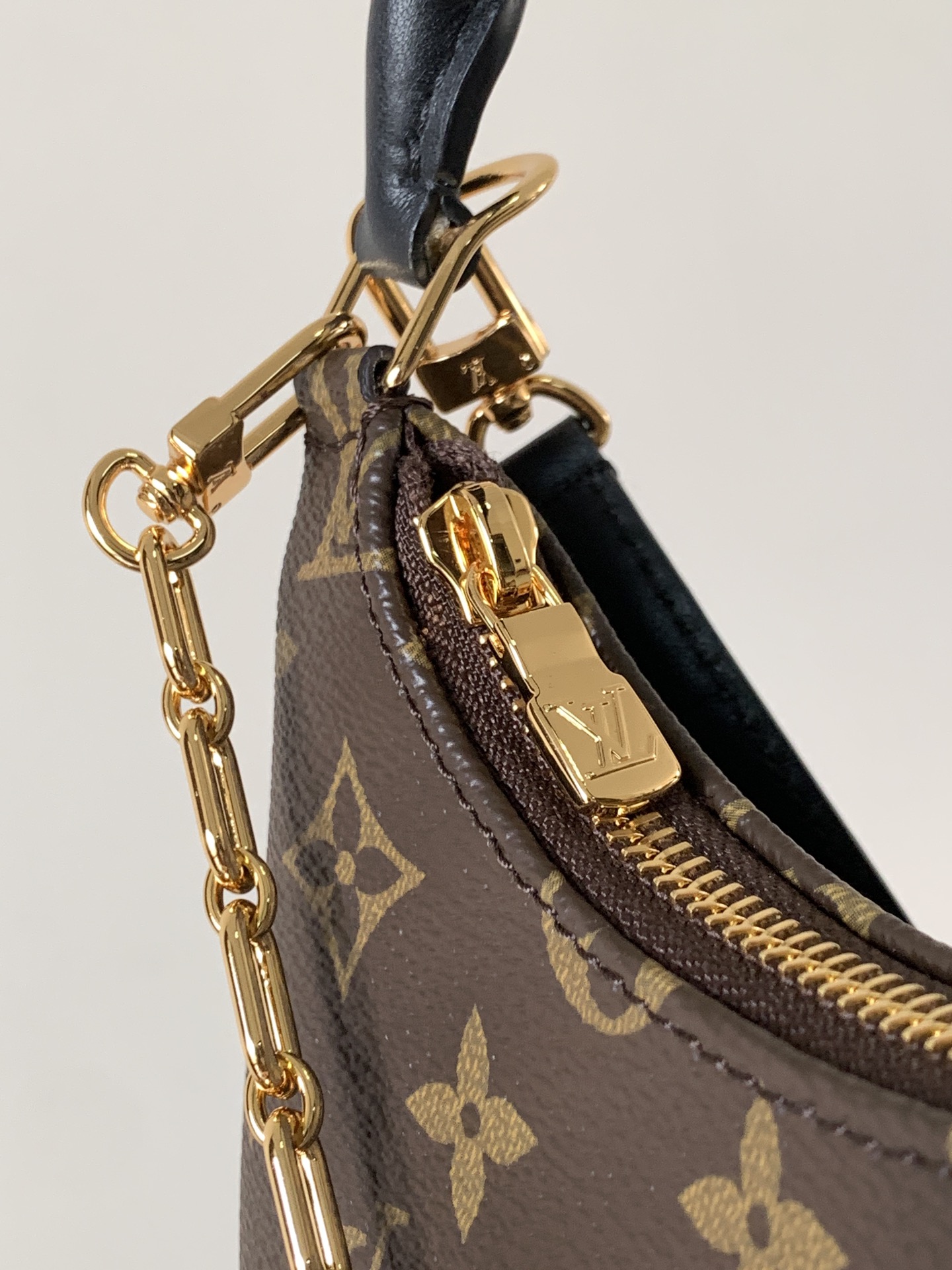 [TOP]Designer Catchy PM Handbag - Gorchic - $307.99