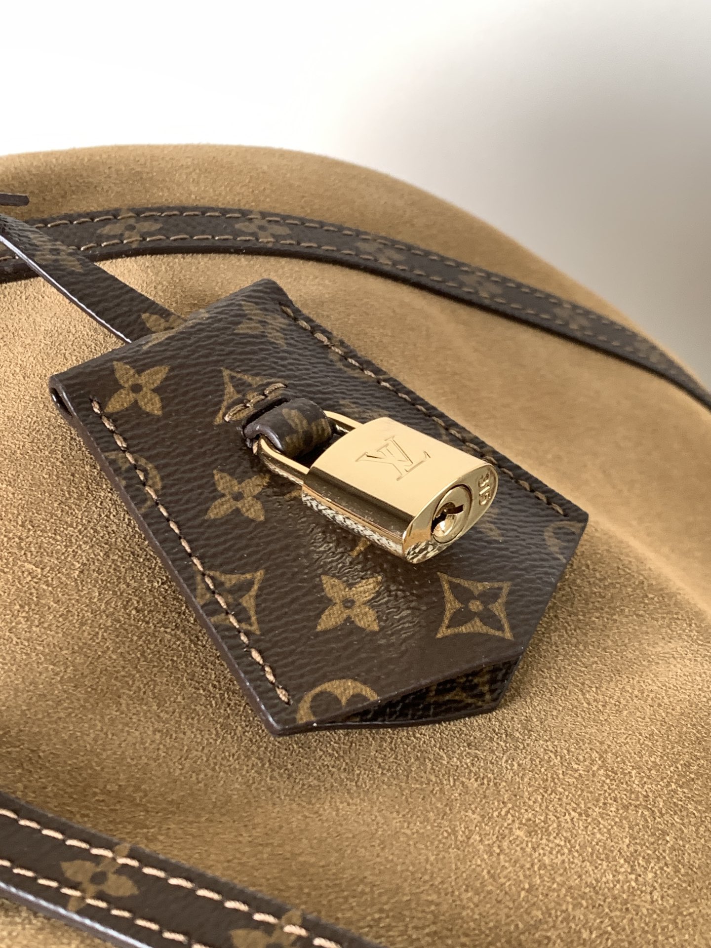 [TOP]Designer Express MM Bag - Monogram/Hazelnut color - Gorchic - $435.99