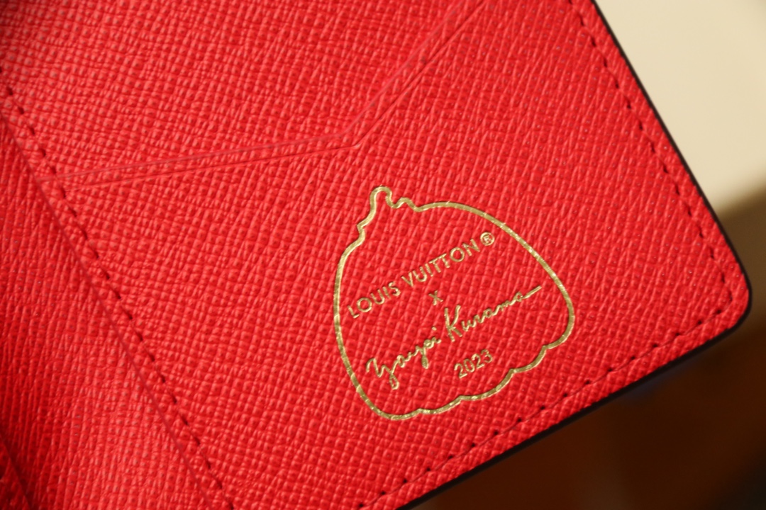 [TOP]Designer x Yayoi Kusama Couverture Passport Cover - Gorchic - $120.99