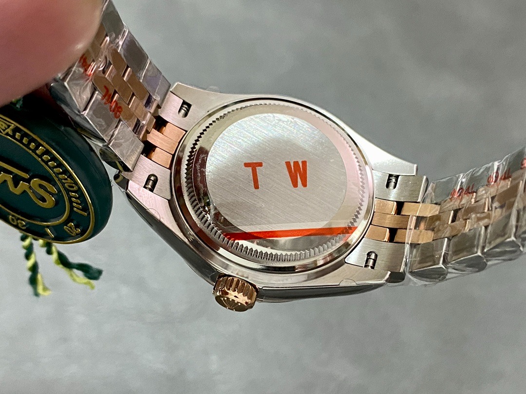 Rolex Datejust Rolex watch, Quartz watch, Oystersteel, Rose Gold, Diamonds, Classic Size - Gorchic - $127.99