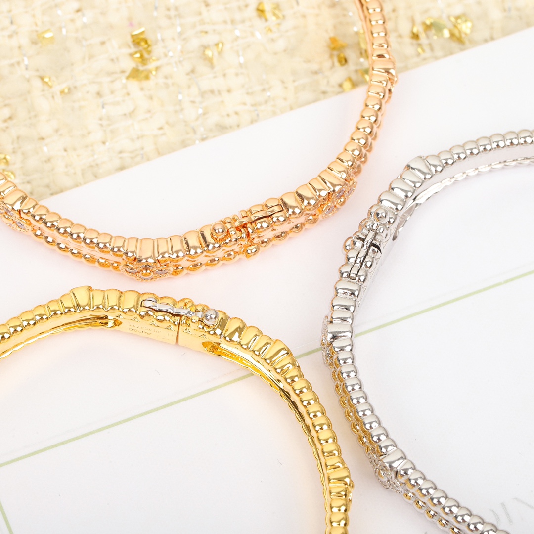 VAC Perlée sweet clovers bracelet, medium model - Gorchic - $48.99