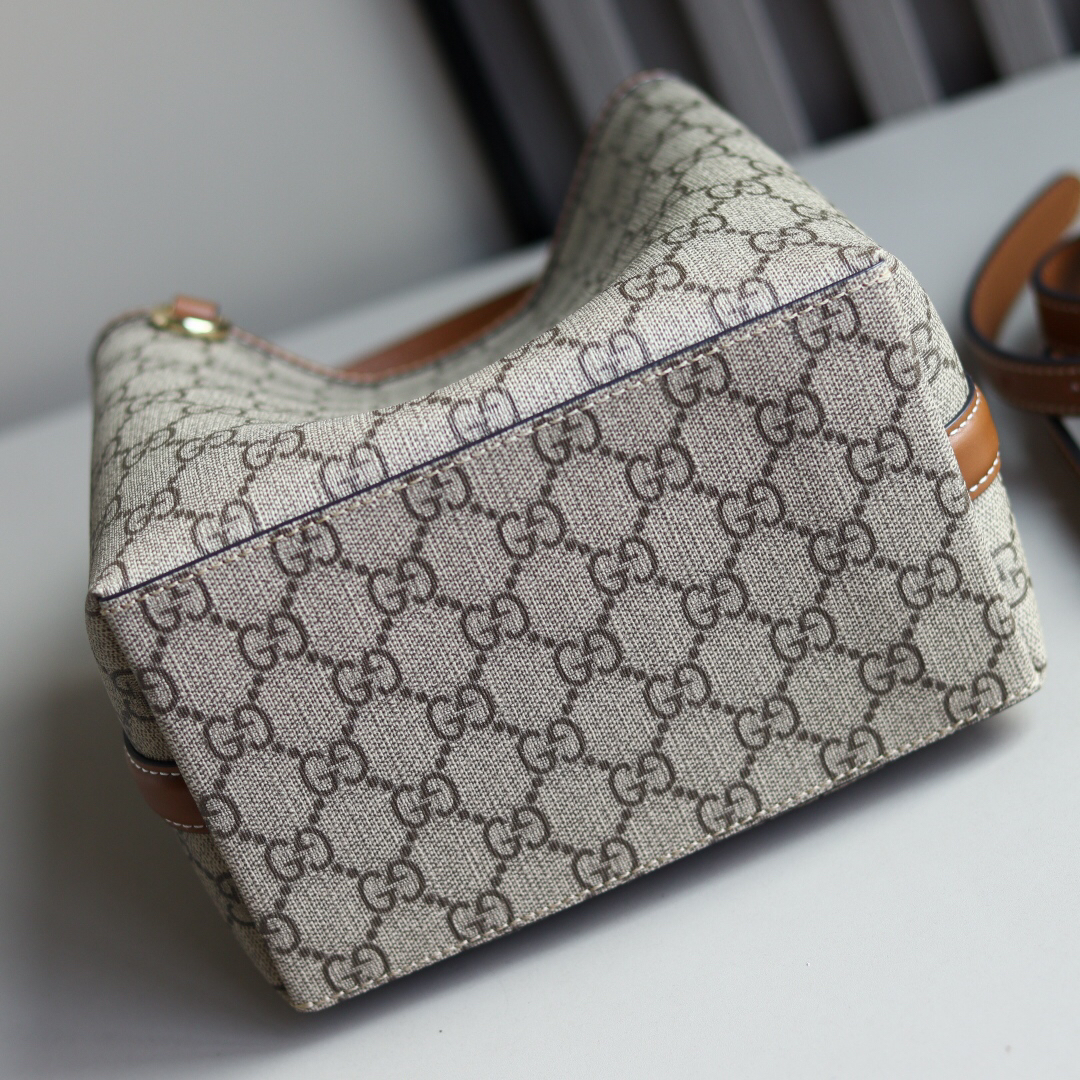 [TOP]Double-G GG Emblem bucket bag - Small - Gorchic - $286.99