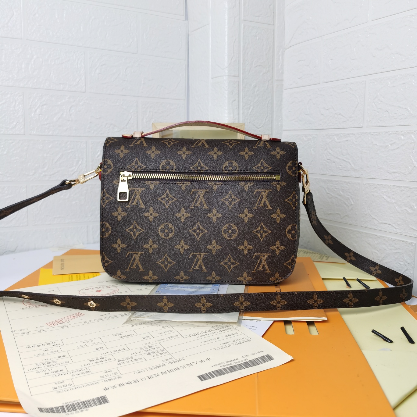 Designer Monogram Metis Pochette Monogram Brown - Crossbody Bag - Gorchic - $117.99