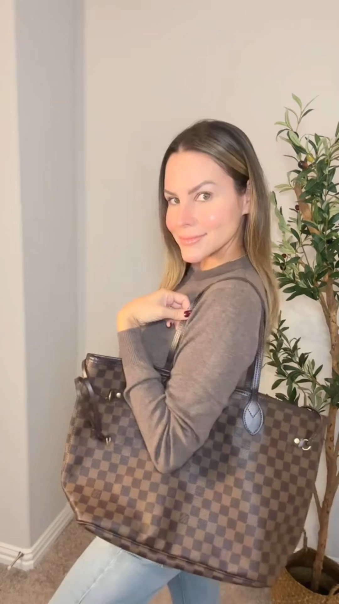 Designer Monogram  Damier Ebene Canvas Neverfull MM Rose Ballerine - Bag - Gorchic - $110.99