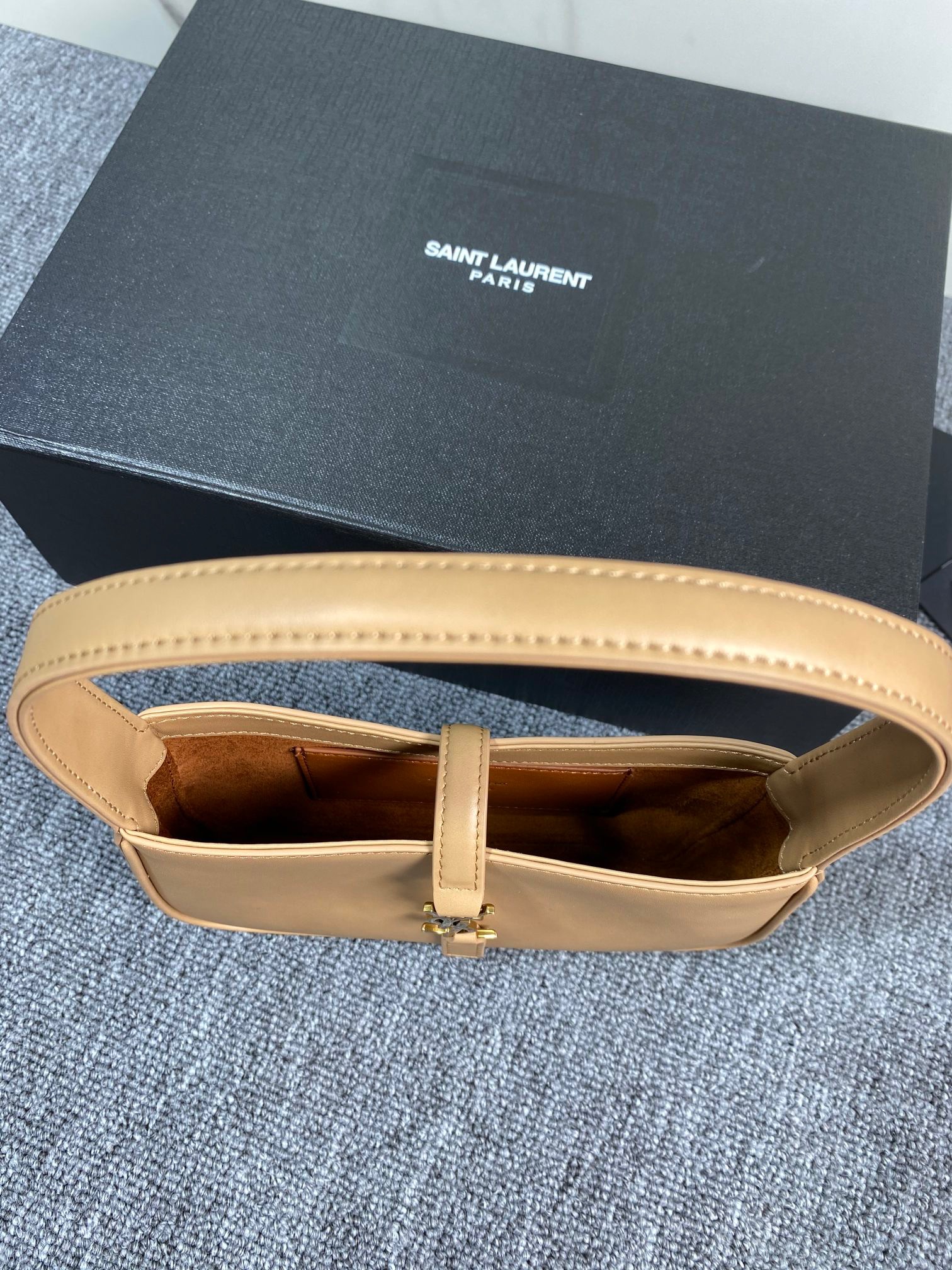 Lady Designer Fashion Croc-Embossed Le 5 à 7 Hobo Bag - Gorchic - $113.99