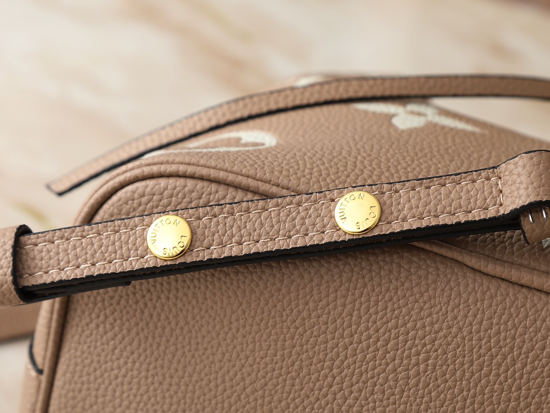 Designer Monogram  NeoNoe MM Bucket Bag - Gorchic - $132.99