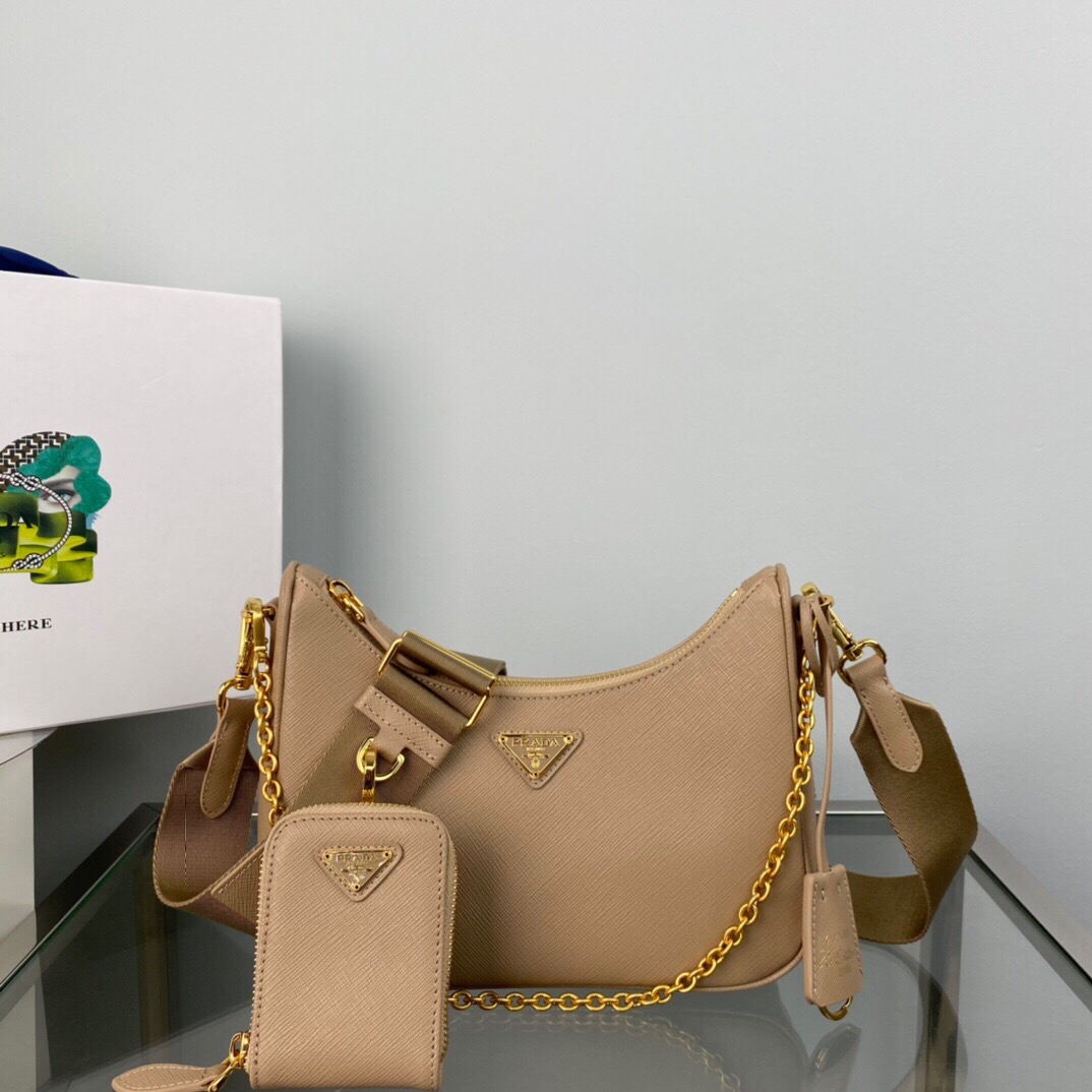 Saffiano texture Re-Edition 2005 Saffiano Leather Bag - Gorchic - $103.99