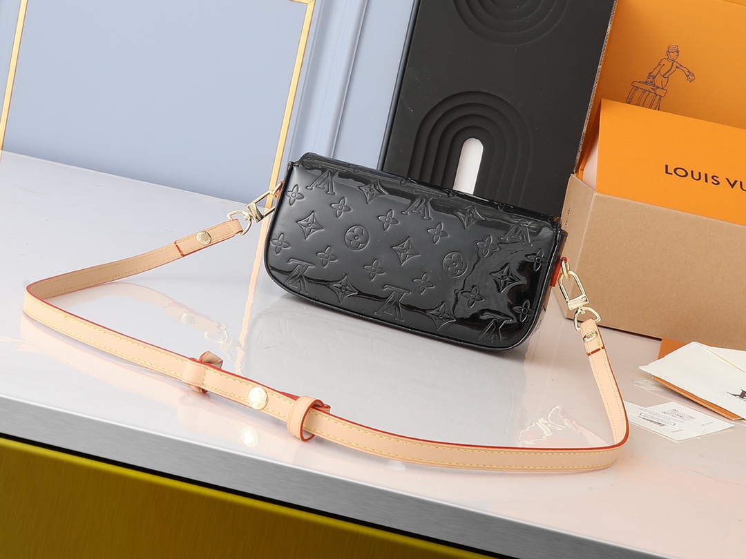 Designer Monogram Malibu Pochette Black - Bag - Gorchic - $121.99