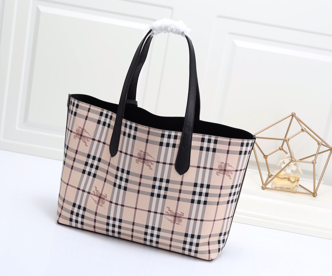 burbery Reversible Shopping Bag - Logo Black Bag - Gorchic - $153.99