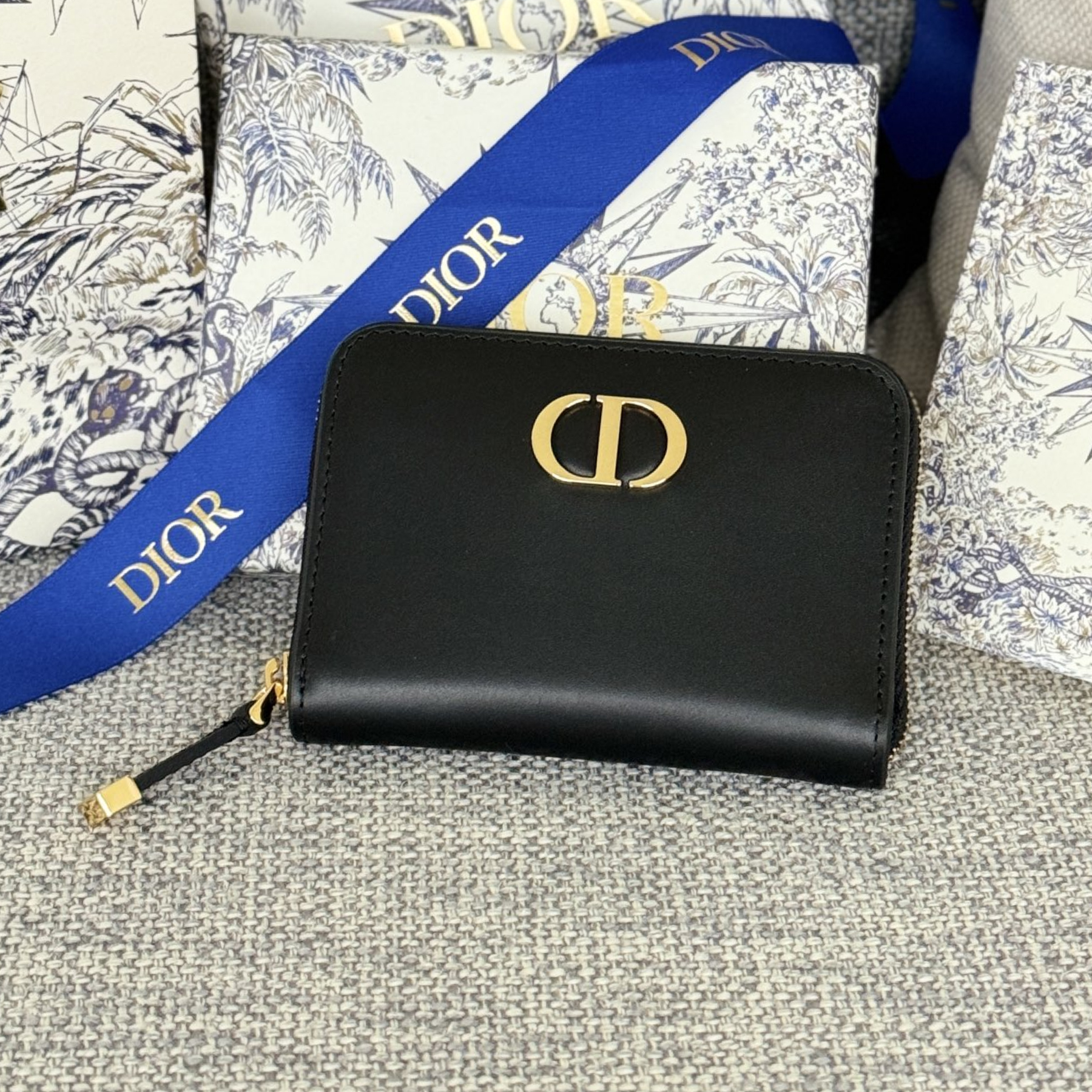 D Inspired Montaigne Voyageur Wallet-Black Gold Wallet - Gorchic - $52.99