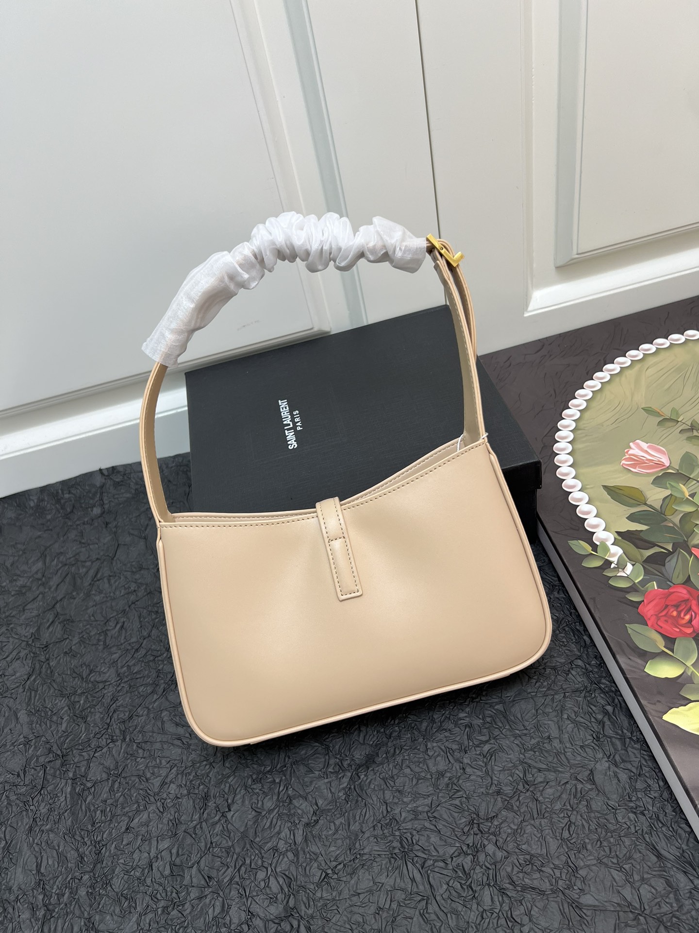 Lady Designer Fashion Le 5 à 7 hobo bag - Flesh Colored Bag - Gorchic - $110.99