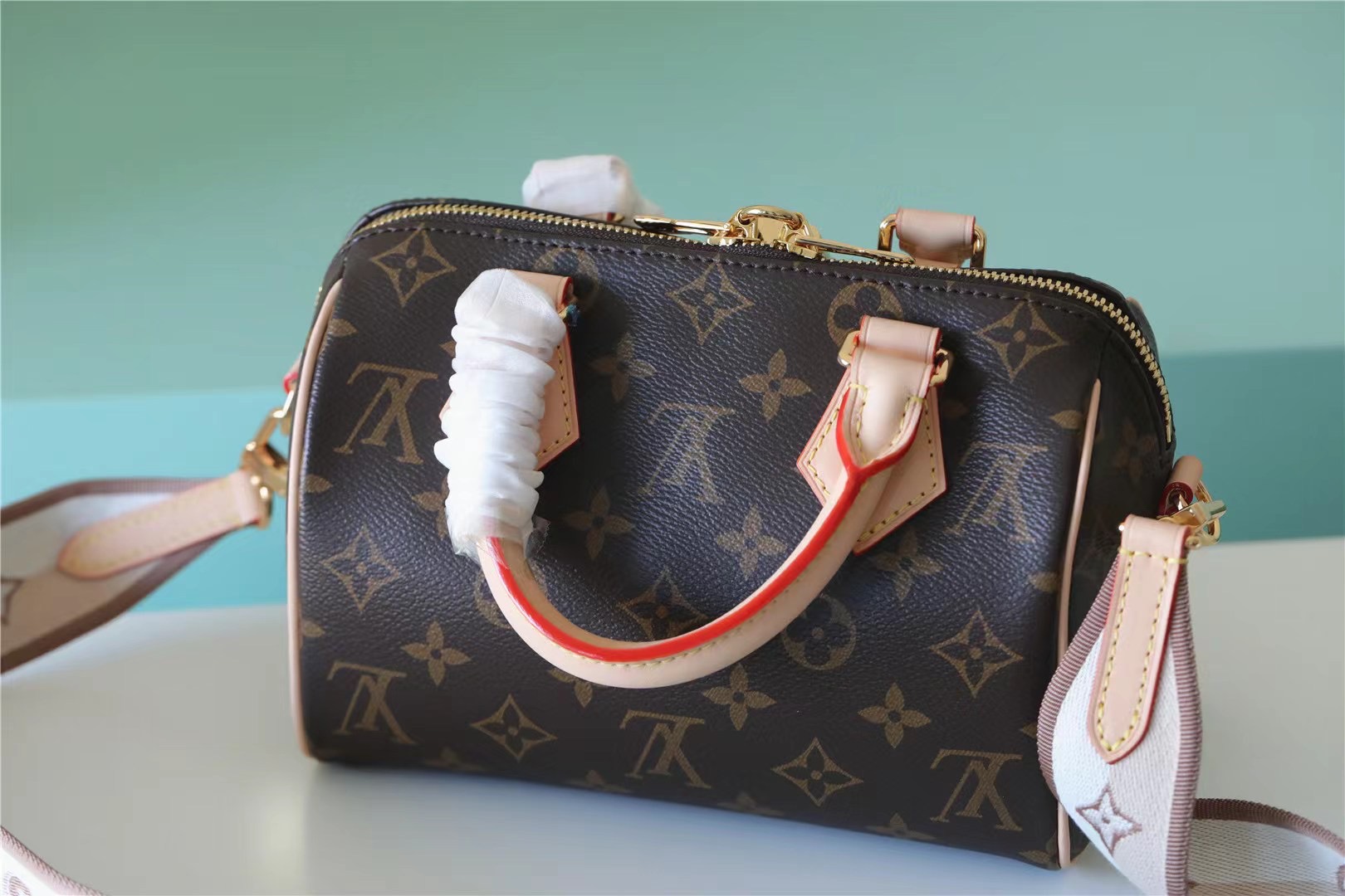 Designer Monogram Speedy Bandoulière 20 - Bag - Gorchic - $117.99