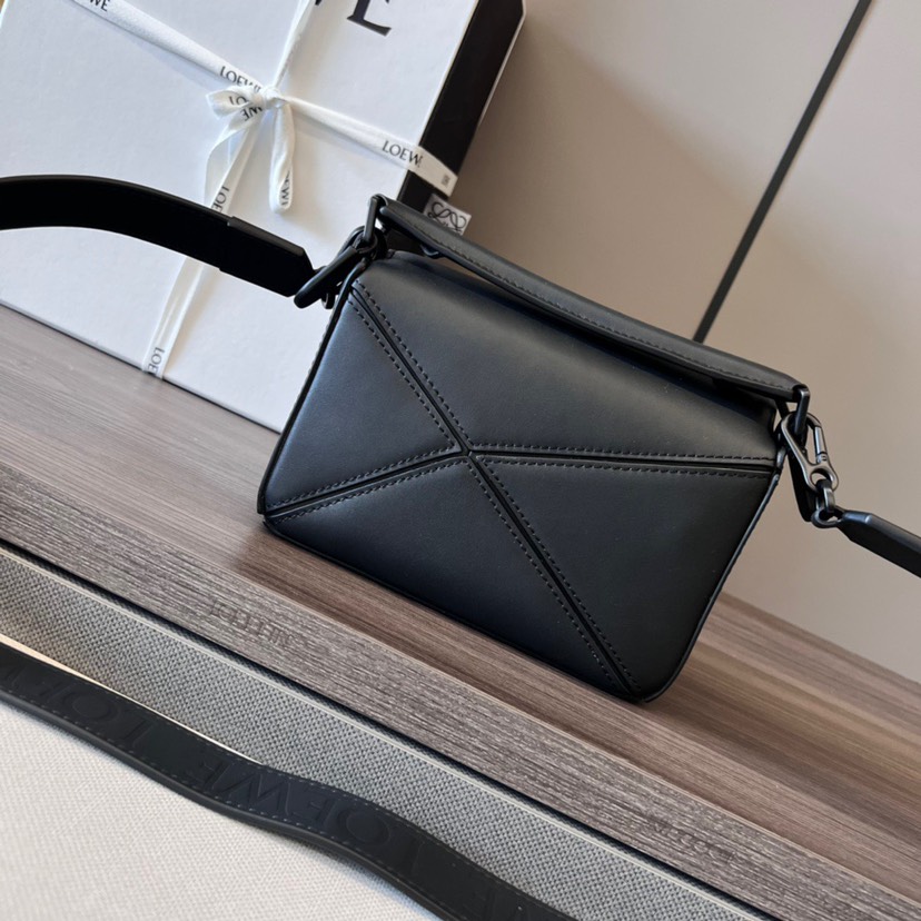 Puzzle iconic Mini Puzzle black - Bag - Gorchic - $109.99